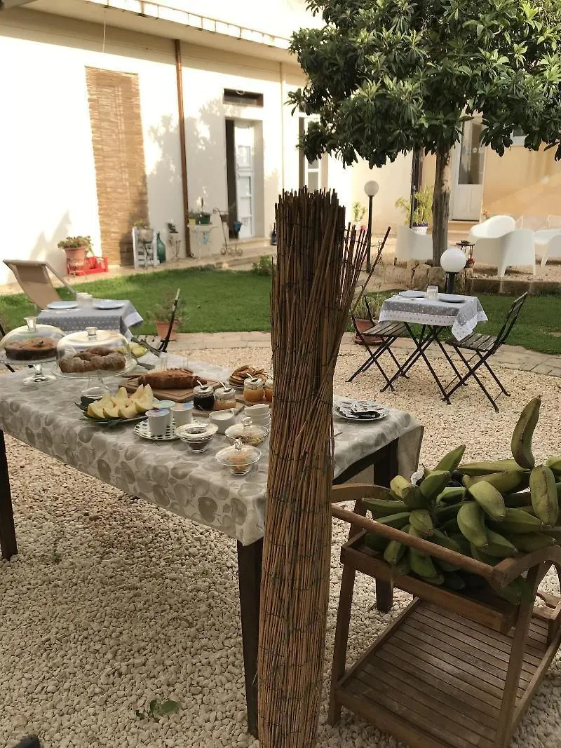 U' Iazzu Panzió Avola 3*,